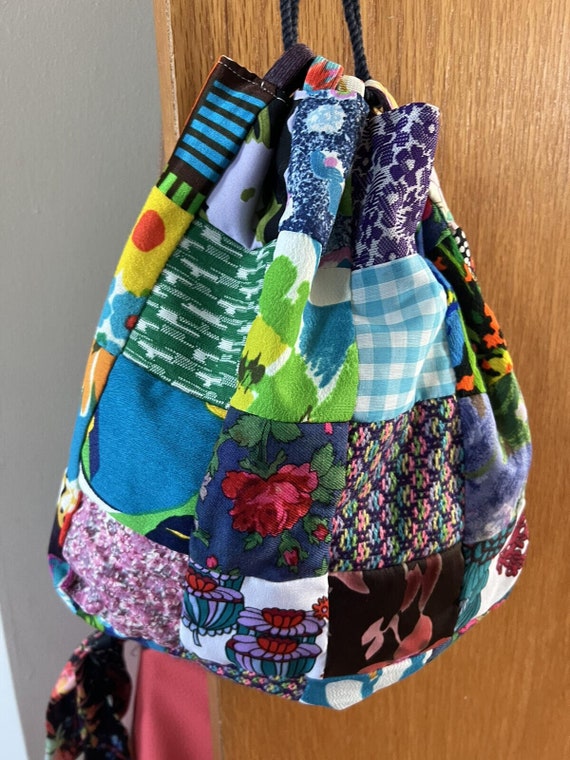 Vinhtage 1970's patchwork drawstring purse/vintag… - image 1