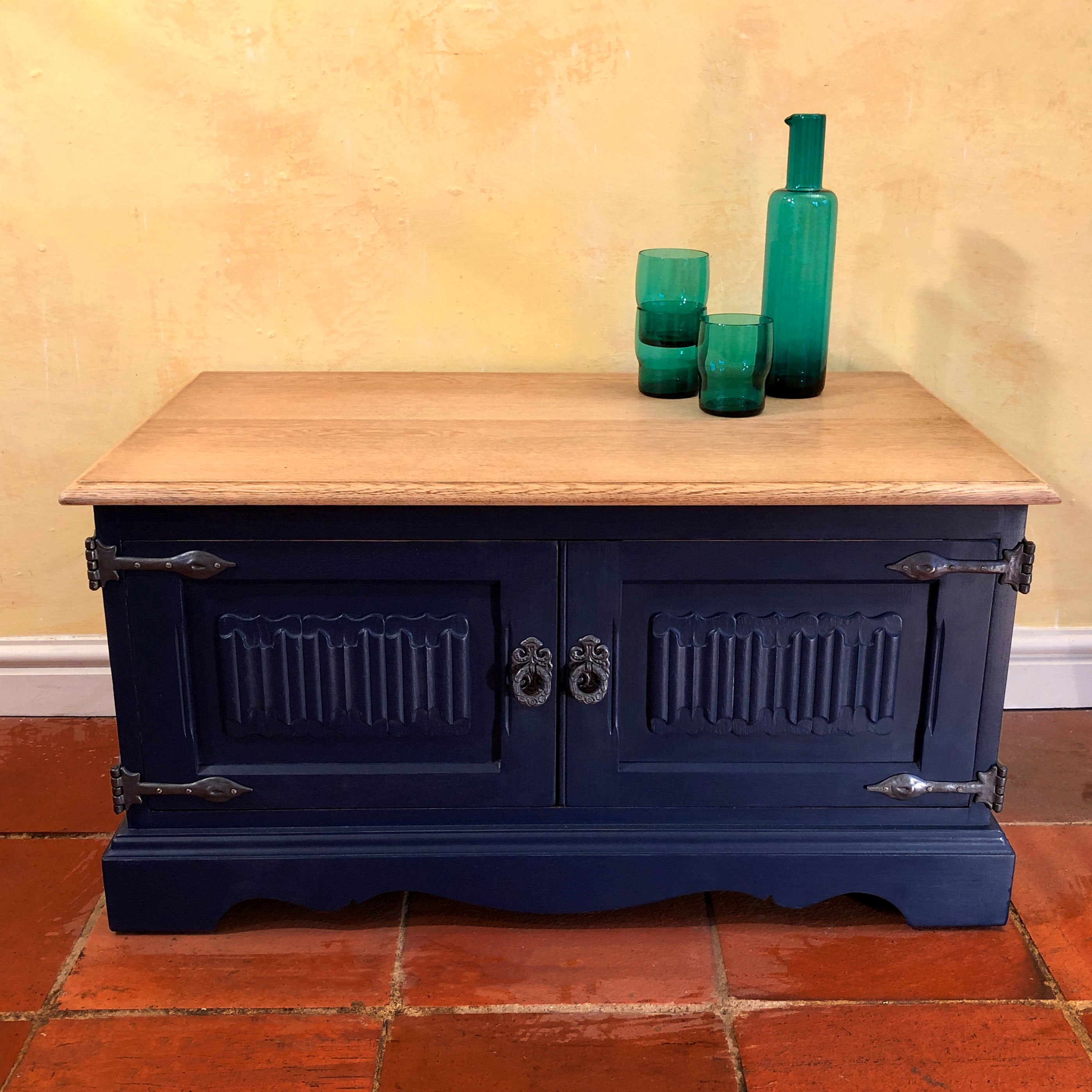 Old Charm TV Stand Etsy UK