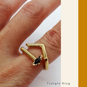 Ringe für Frauen, Dreieck Ring, Verstellring, Israel Schmuck, geometrischer Ring, offener Ring, minimalistischer Ring, moderner Schmuck, Edelstein Ring Bild 3