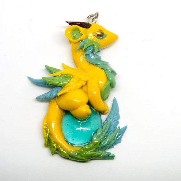 Pendentif collier dragon jaune et vert