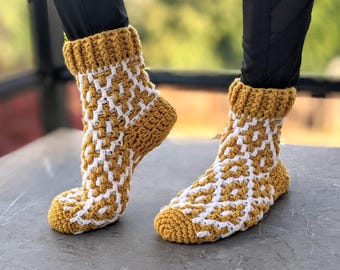 Crochet Snug Mosaic Socks Pattern