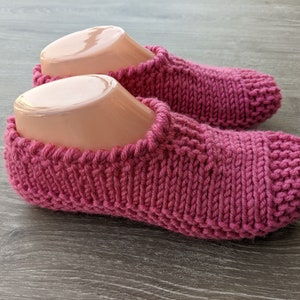 Two-Needles Flat Knit Socks Pattern
