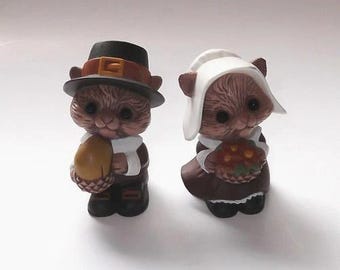 Hallmark Thanksgiving Pilgrim Anthropomorphic Squirrels Salt And Pepper Shakers
