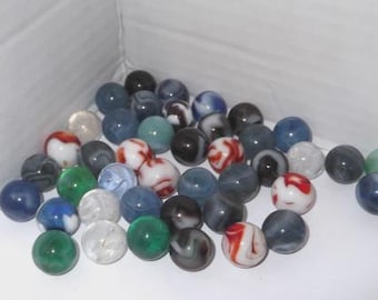 Veel van 42 vintage set knikkers met werveling van meer dan 60 jaar oud