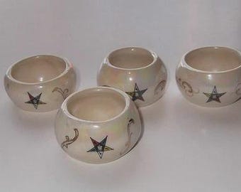 Set di 4 anelli portatovaglioli vintage in ceramica dell'Ordine della Stella d'Oriente, massonici.