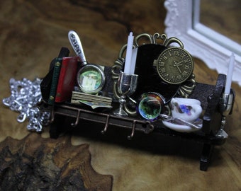 Dolls House Miniature Shop Bedroom Accessory Jewellery Necklace Display Bust Crm