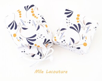 Pochon-petit sac + Cotons-Lingettes démaquillantes lavables en coton motifs bleus et pois jaunes et éponge bambou certifiés OEKO-TEX