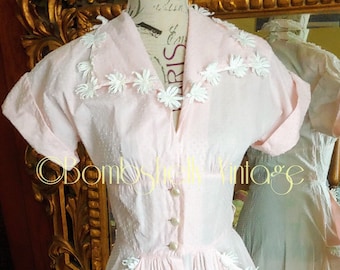 Beautiful 40's Vintage Styled by Loungees Pale Pink Long House Dress with Daisy Appliq