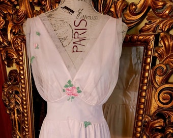Vintage 50's Laros Pale Pink Nightgown with Floral Appliques