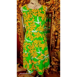 Vintage 60&#39;s Malia Honolulu Green and Gold Floral Textured Cotton Dress