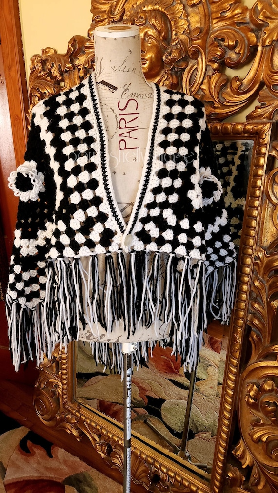 Vintage 60's Black and White Hand Crochet Granny … - image 1