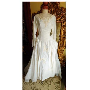 Vintage 1950&#39;s White Taffeta Wedding Gown