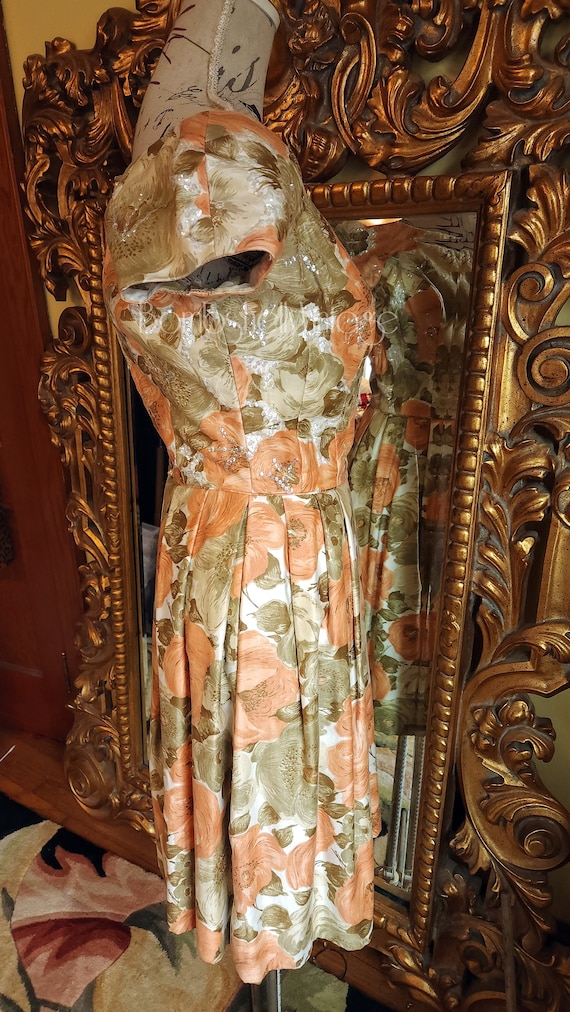 Vintage 50's Peach and Green Floral Sequin Wiggle… - image 2