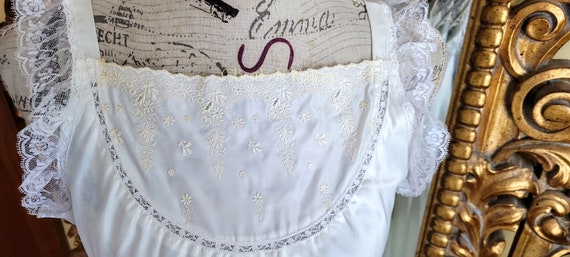 Vintage 70's Iris Lingerie White Embroidered Nigh… - image 5