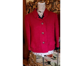 Vintage 60er Jahre Himbeerrote Boucle und marineblaue Leinenjacke