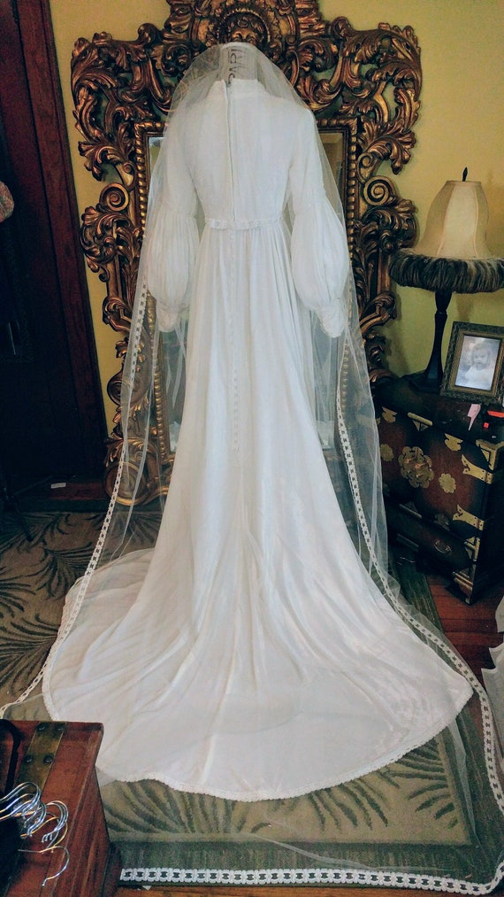 Vintage 70 's White Velvet Wedding Gown with Pear… - image 5