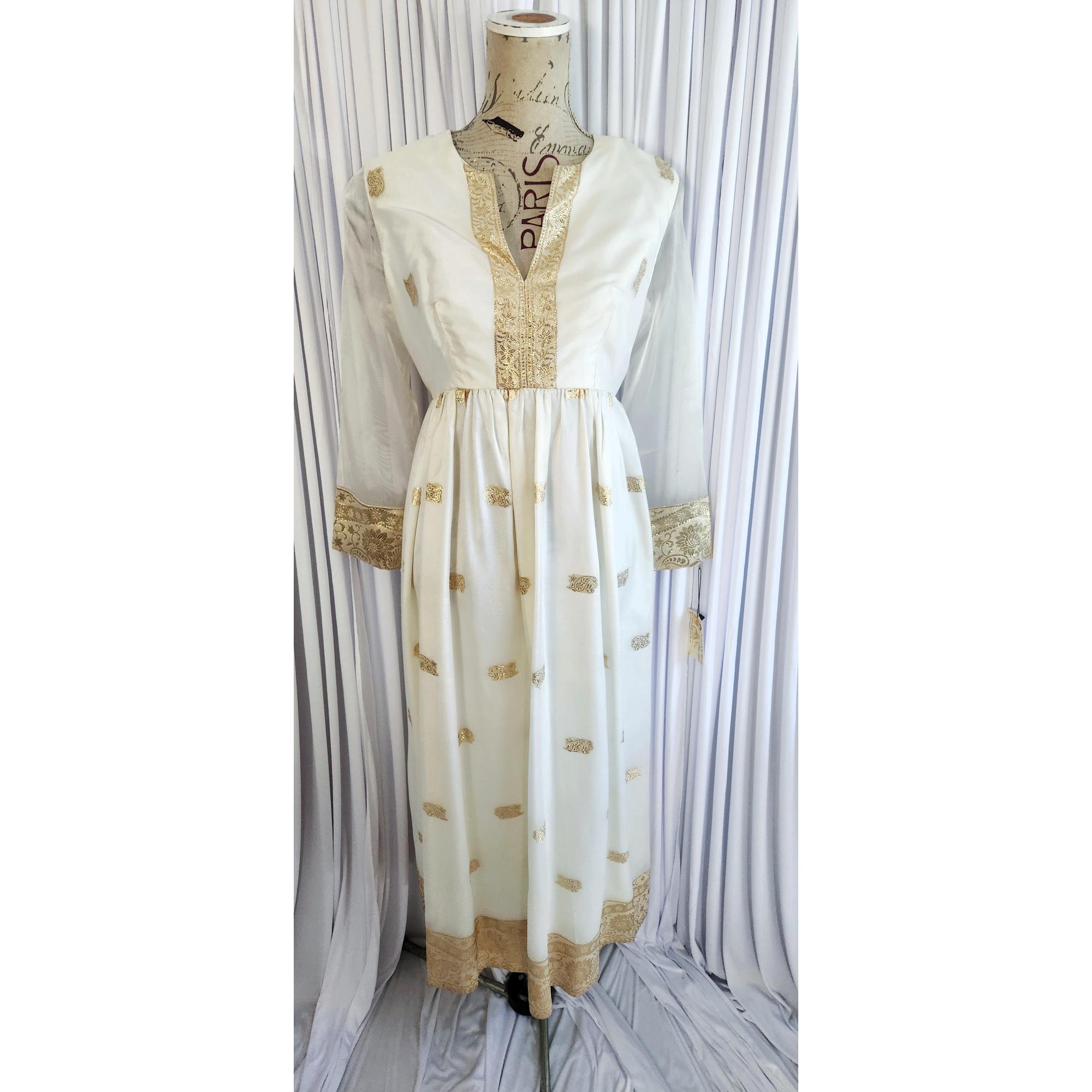 Vintage 60's Ira Curtis White Chiffon Hostess Dres Gold Lamé Paisley & Trim