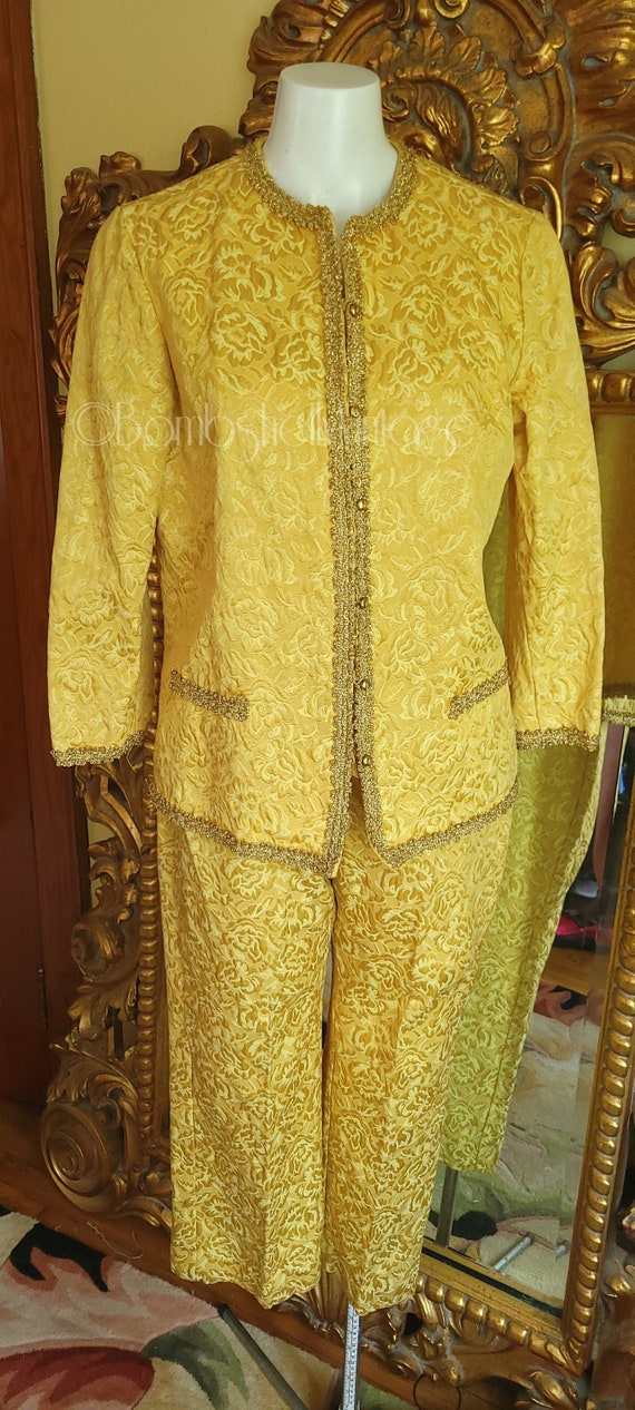 Vintage 60'sGold Damask Cropped Pants Suit with M… - image 1