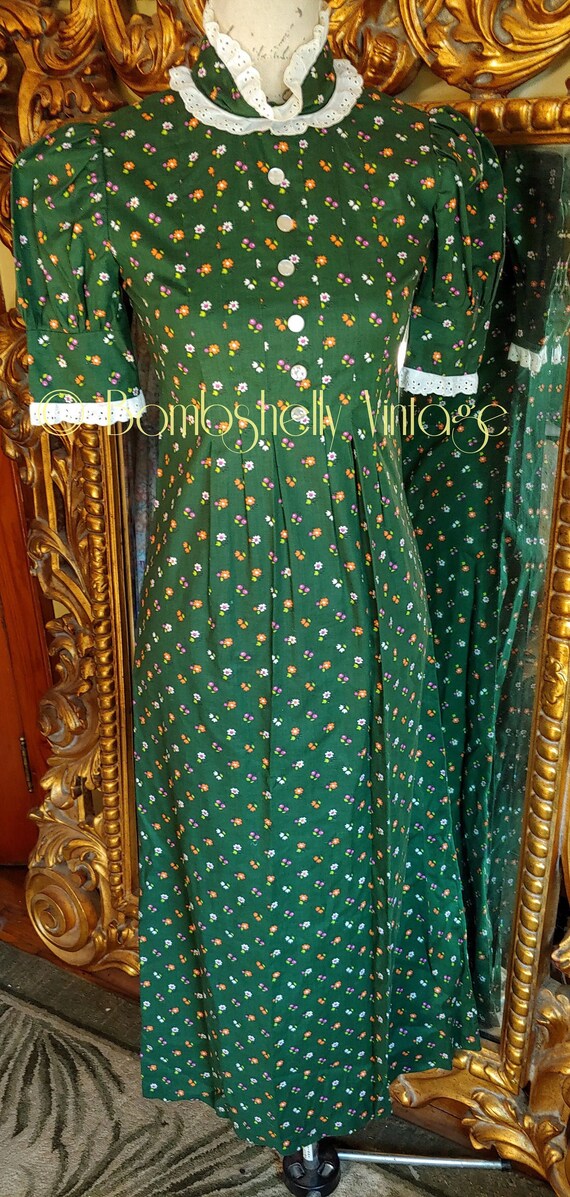 Vintage 70's Forest Green Calico Print Prairie Sty