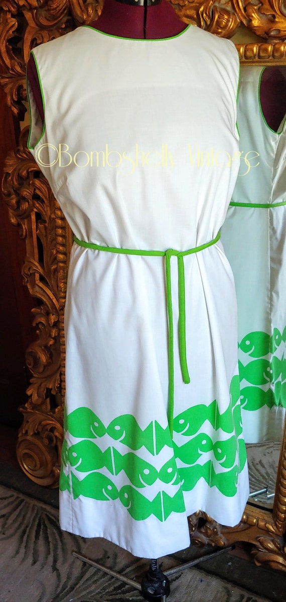 Vintage 60's Vested Gentress White and Green Schoo