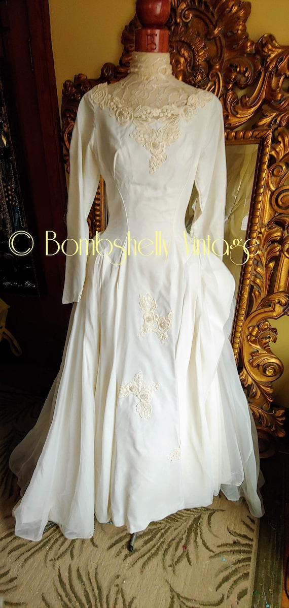 Vintage 1950's White Taffeta Wedding Gown