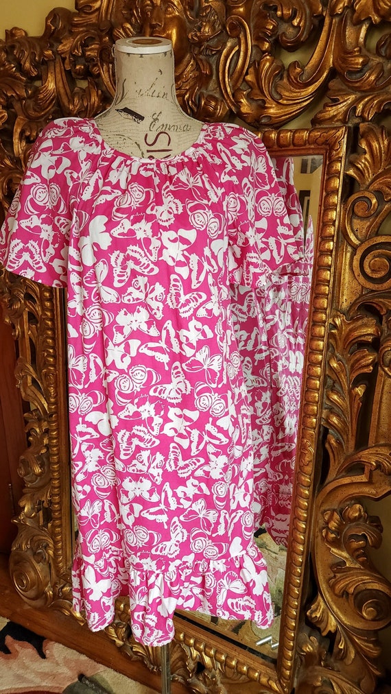 Vintage 80's Pink Cotton Butterfly Print Muumuu Dr