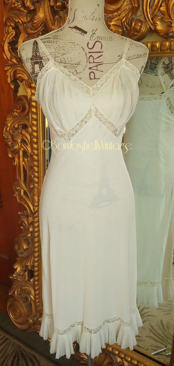 Vintage Vanity Fair White Slip with Micro Pleated