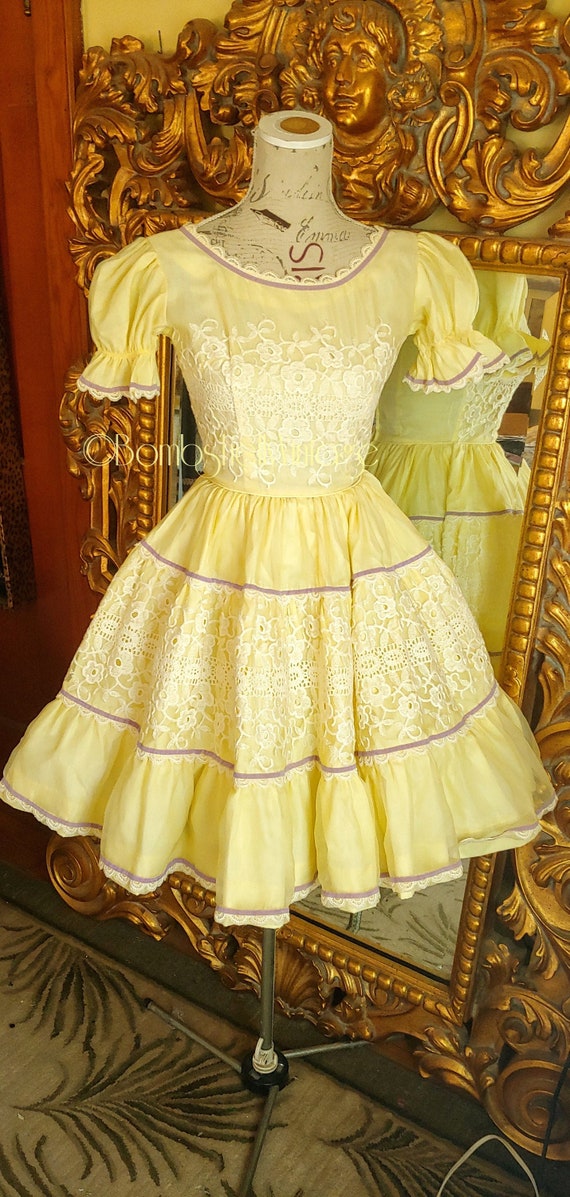 Vintage Pre Teen Yellow and White Square Dance Swi