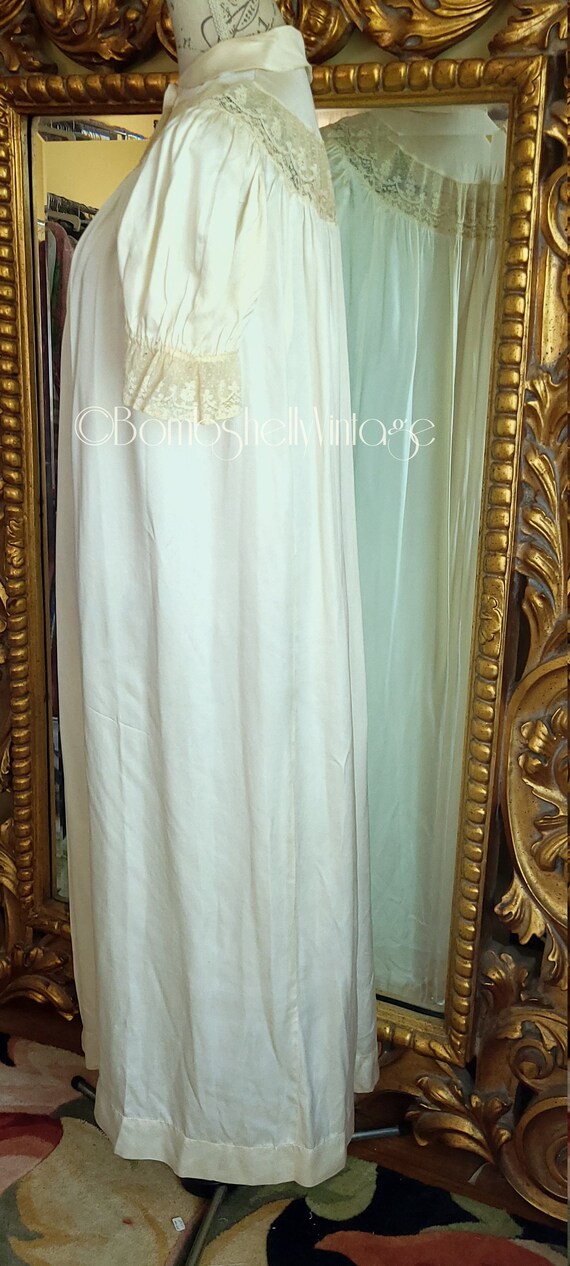 Vintage 40's Young Iris White Silk Long Robe with… - image 2