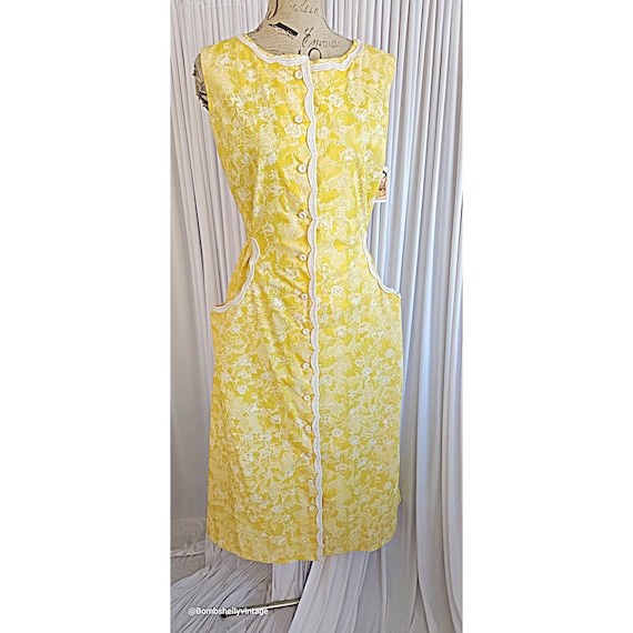 white and gold lilly dress Lilly Pulitzer Dress NWT - Faye V-Neck Ruffle Dress - Gold main image 0