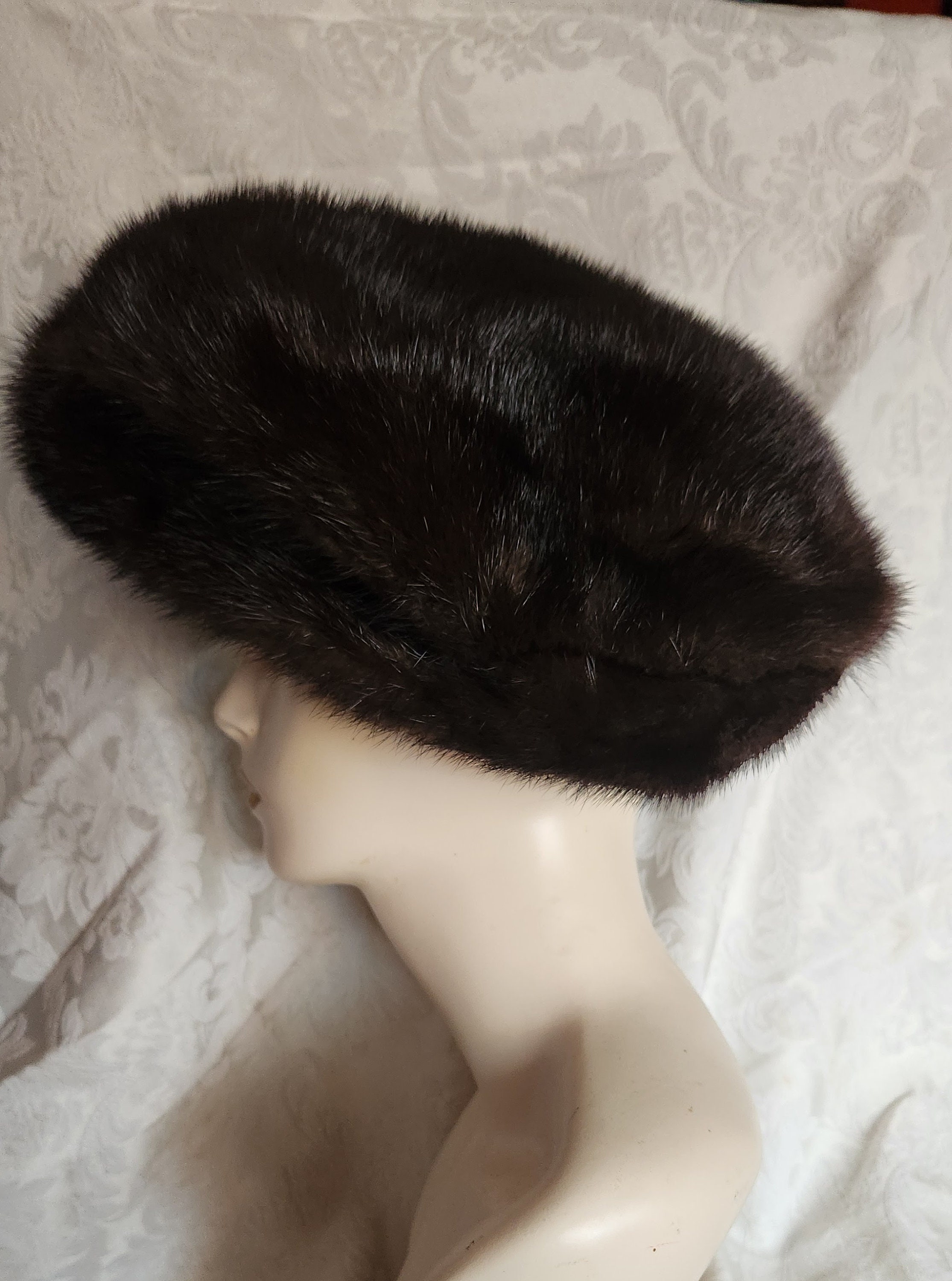 Vintage Miss Alice mink pill box / beret hat vintage “Designed by Lora” genuine mink fur pillbox/beret  main image 2
