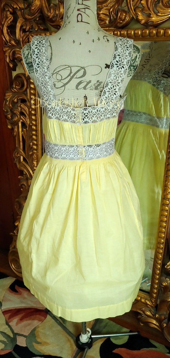 Vintage 50's Beautiful Yellow Cotton Dress/Night … - image 4