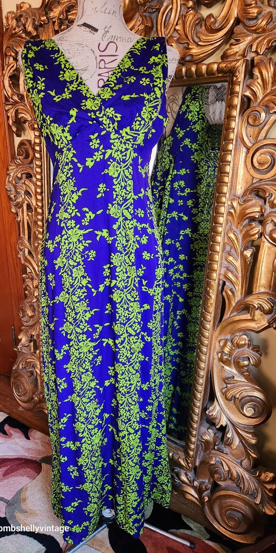 Vintae 60's Hukilau Fashions Purple and Green Hawa