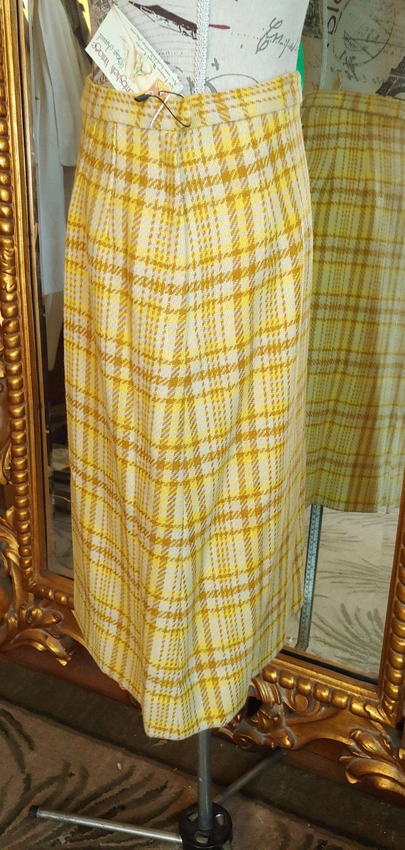 Vintage 1970's Aston Yellow and Brown Plaid Scott… - image 3