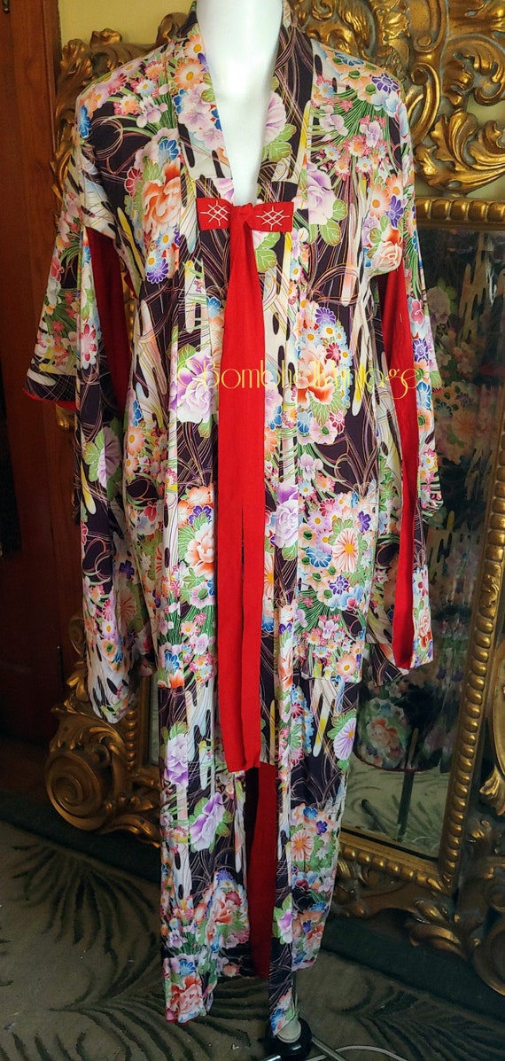Vintage 1940's Japanese Silk Floral Kimono