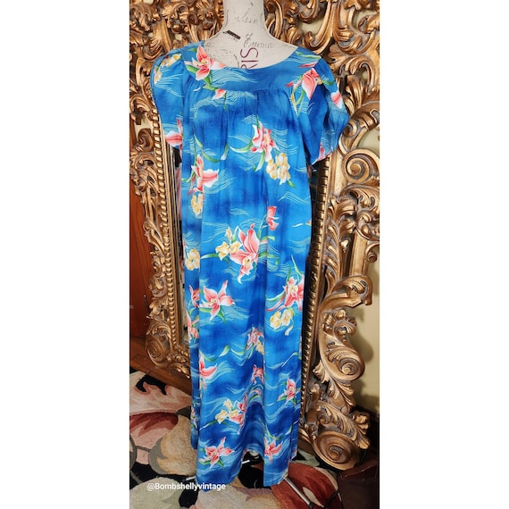 Vintage 70's Hilo Hattie Hawaiian Blue Floral Cotton Muumuu Maxi