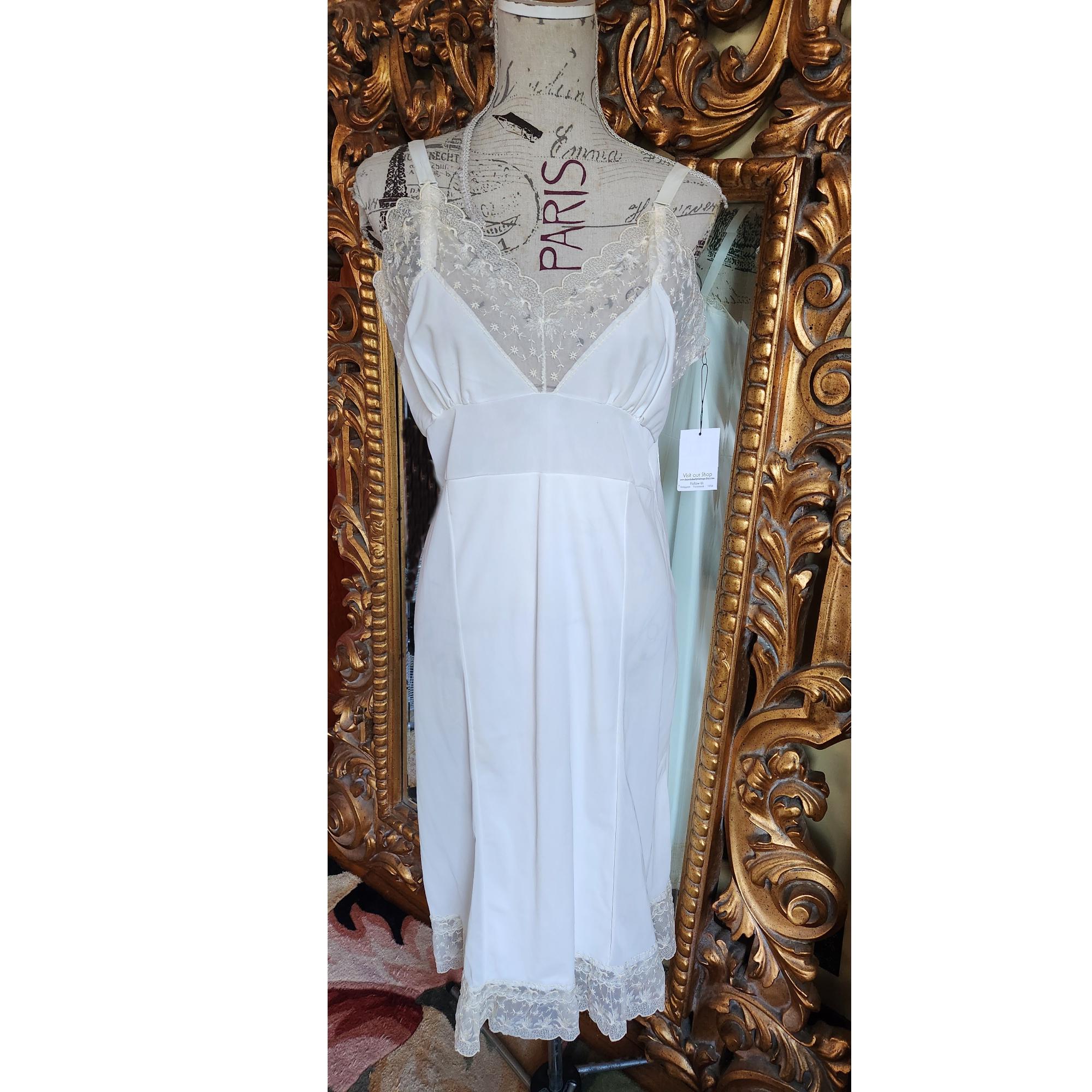 下着・アンダーウェア 1940s White Slip Dress 1940s Silk Slip Dress Beige White Lace - Vintage Slip Dress