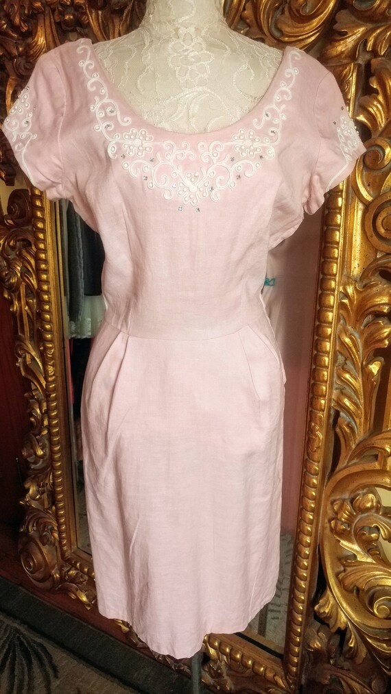 Beautiful Vintage Jerry Gilden Spectator Pink Line