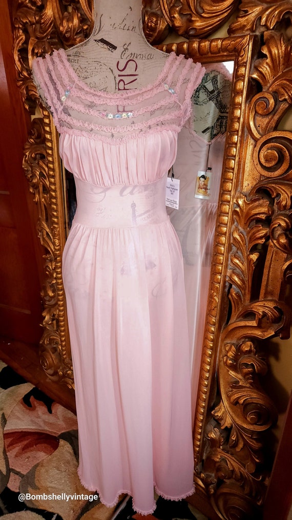 Vintage 50's Peachy Pink Ruffle Nightgown with She