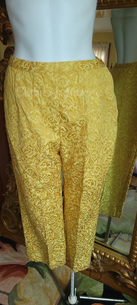 Vintage 60'sGold Damask Cropped Pants Suit with M… - image 7