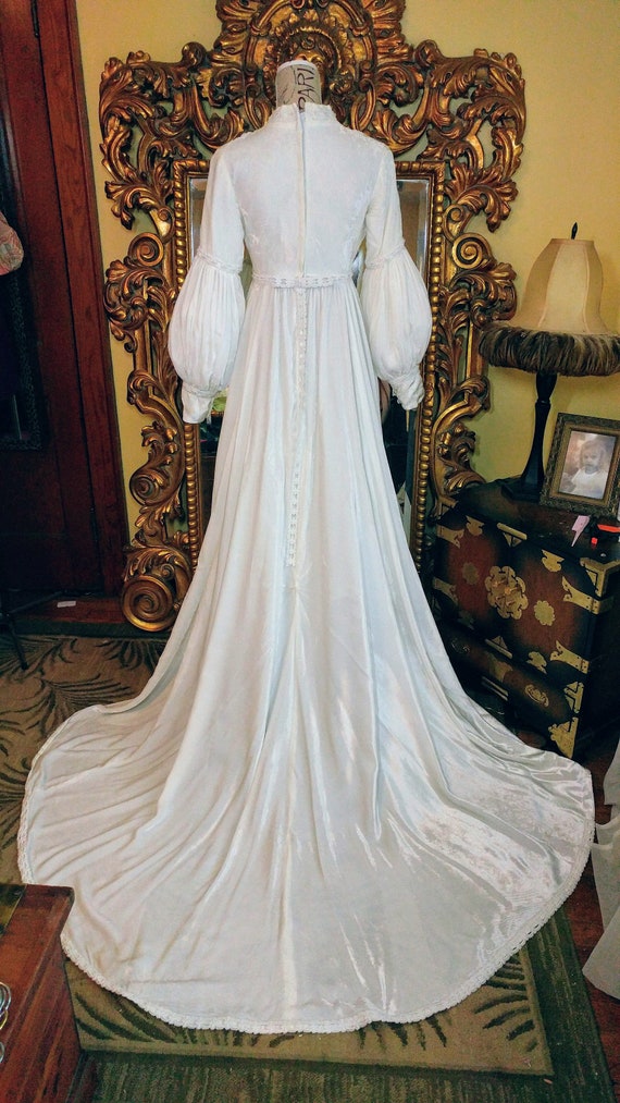 Vintage 70 's White Velvet Wedding Gown with Pear… - image 4