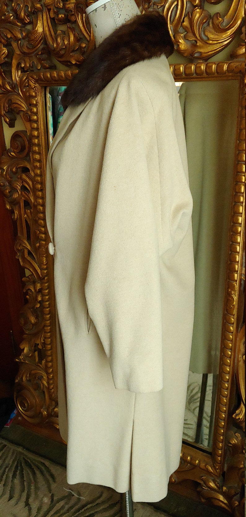 Vintage 1950's Bernhard Altmann House of Cashmere Beige Coat with Brown Mink Collar image 4