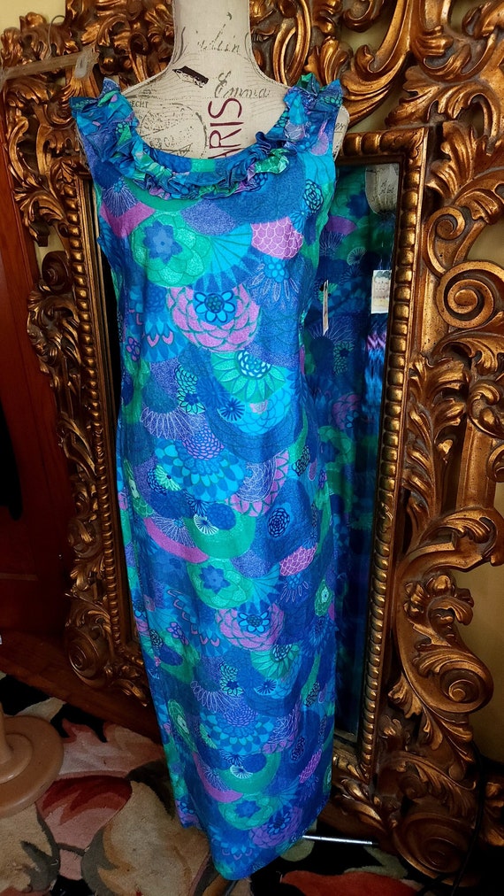 Vintage 60's Casual Aire Blue and Pink Floral Hawa