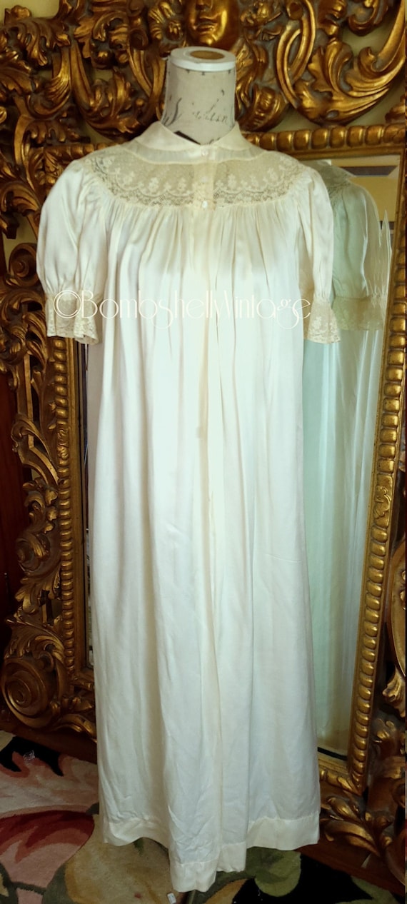 Vintage 40's Young Iris White Silk Long Robe with 