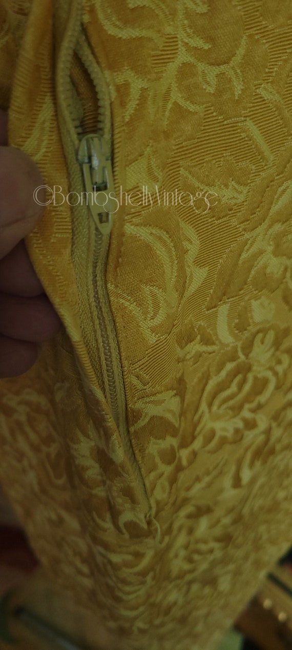 Vintage 60'sGold Damask Cropped Pants Suit with M… - image 9