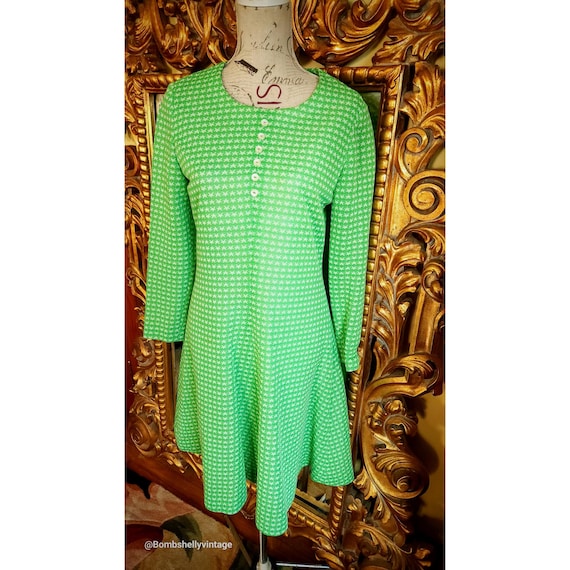 vintage polyester dress Vintage 70's Green Polyester Dress With Stars