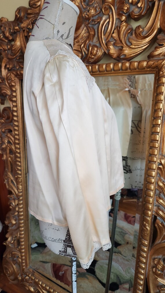 Vintage 40's Pale Peach Satin Bed Jacket with Lac… - image 2