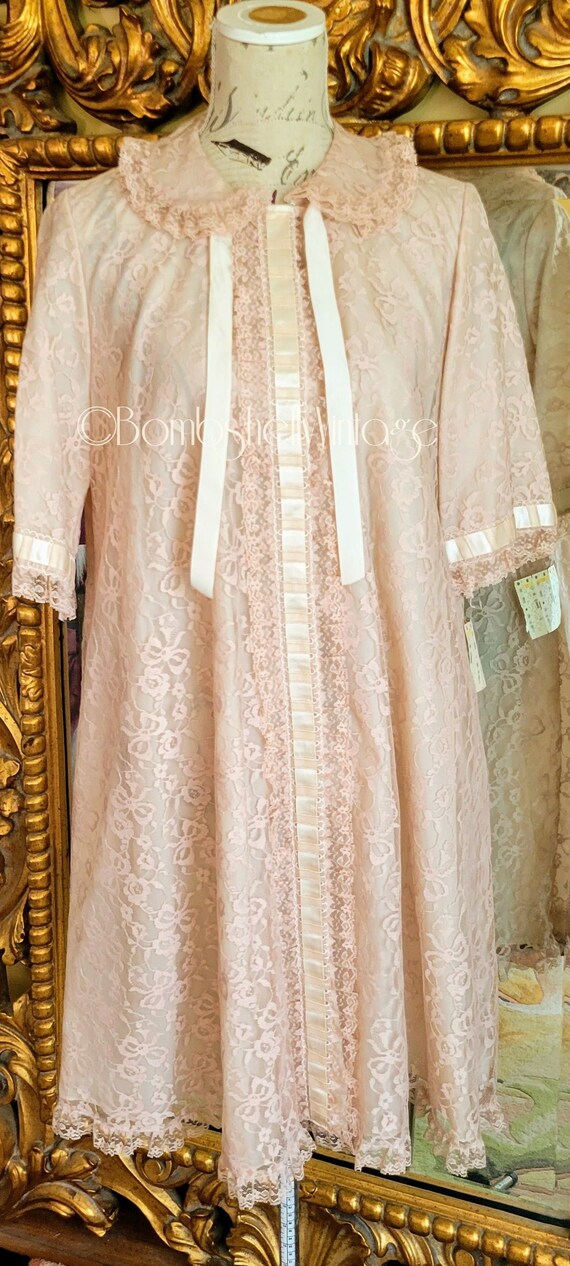 Vintage 60's Odette Barsa Pink Lace Robe for Lord… - image 1