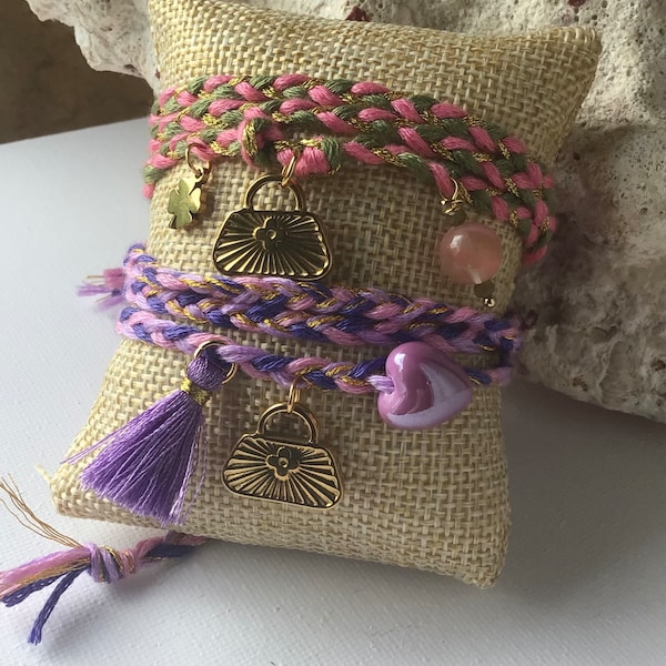 Bracelets/ Colliers tressés en fil de coton de couleurs et breloques