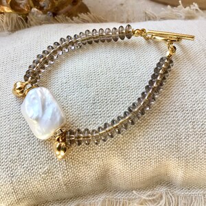 Bracelet en perles de quartz fumés et perle deau douce blanche très chic afbeelding 3